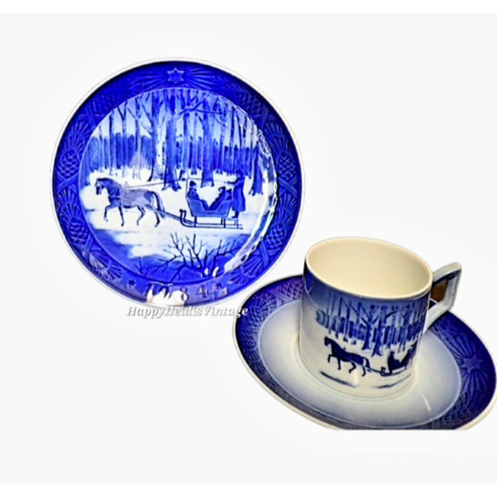 Vintage‎ Royal Copenhagen Blue White 1984 Christmas Cup Saucer Dessert Plate Set
